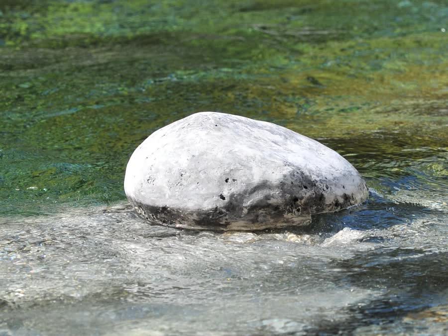 Wasserurne aus weissem Porzellan, Unikat
